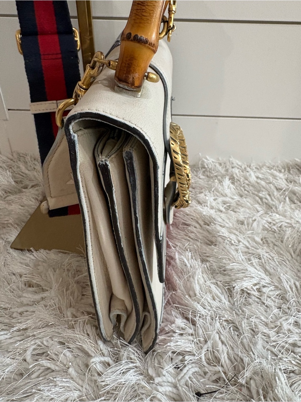 Gucci white leather Dionysus bamboo top handle bag with navy blue and red strap - Picture 5 of 15